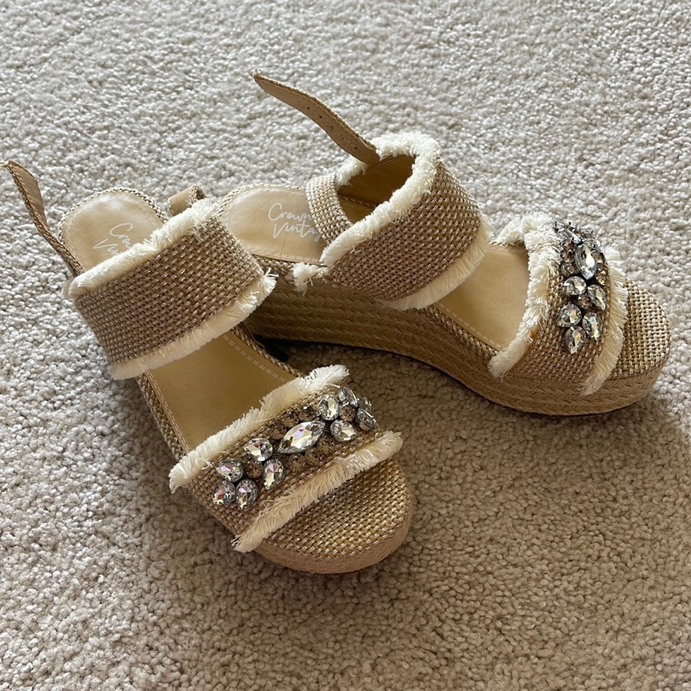 Crown vintage size 7 wedges